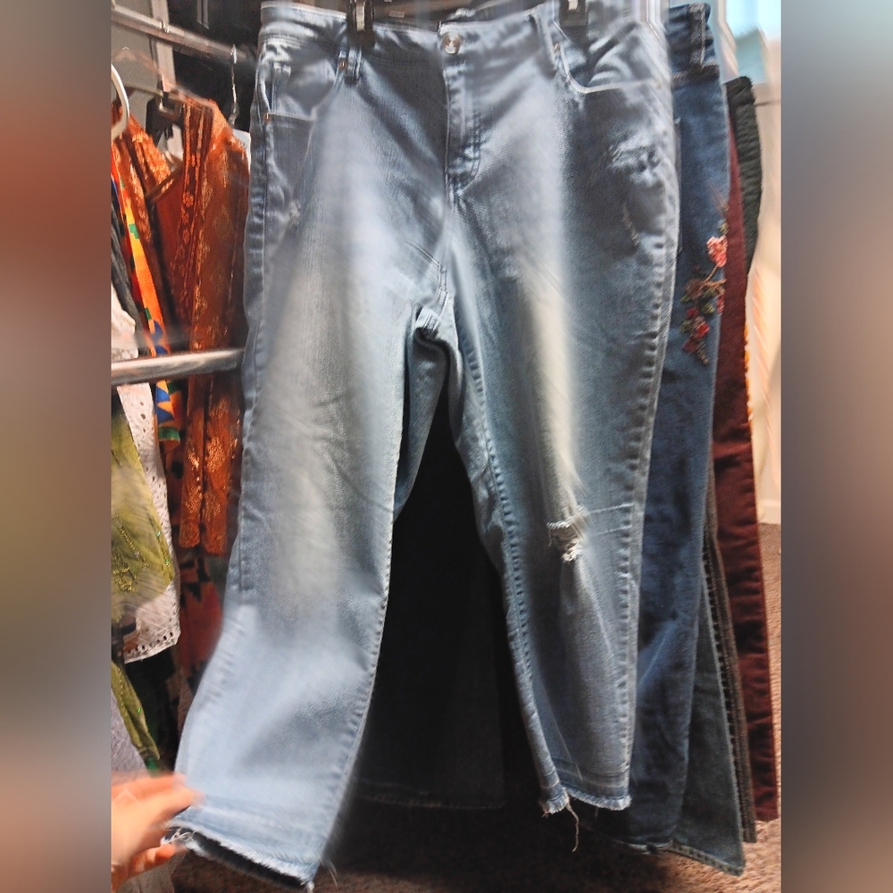 Distressed Light Blue Women Jeans